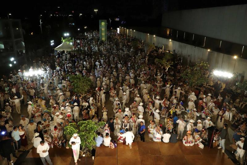 Más de mil 800 jaraneras y jaraneros celebran el Día Internacional de la Danza en el Gran Museo del Mundo Maya