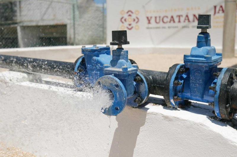 Rehabilitan sistema de agua potable en Muxupip tras más de 30 años