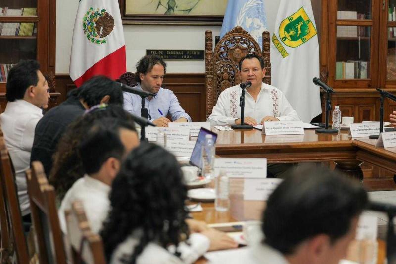 Gobernador Joaquín Díaz Mena se reúne con oficial de ONU-DH en México