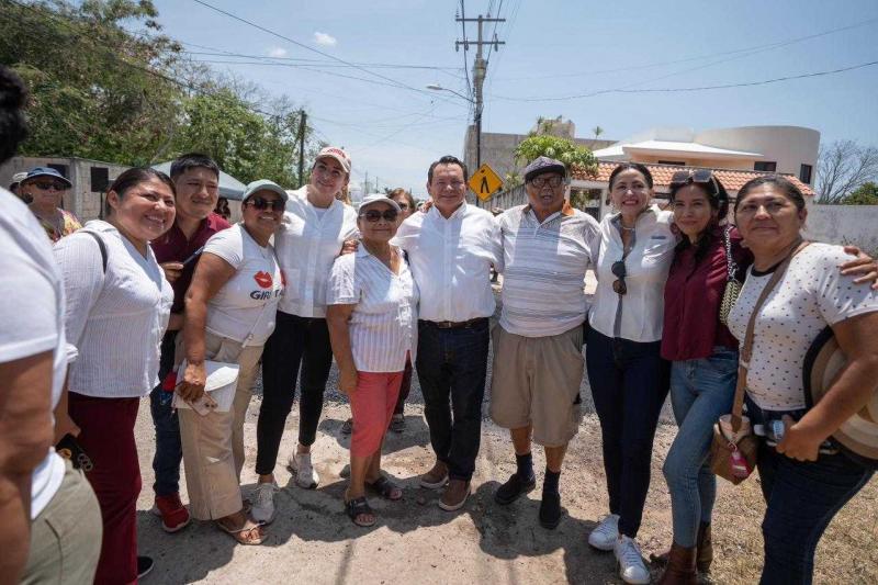 Inician trabajos de bacheo en calles de la colonia Leandro Valle