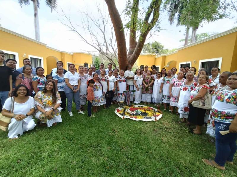 Reconocen labor de parteras tradicionales del sur de Yucatán
