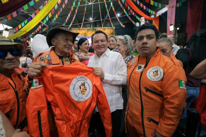 Semana de Yucatán reúne nuevamente al Gobernador Joaquín Díaz Mena y a Los Topos