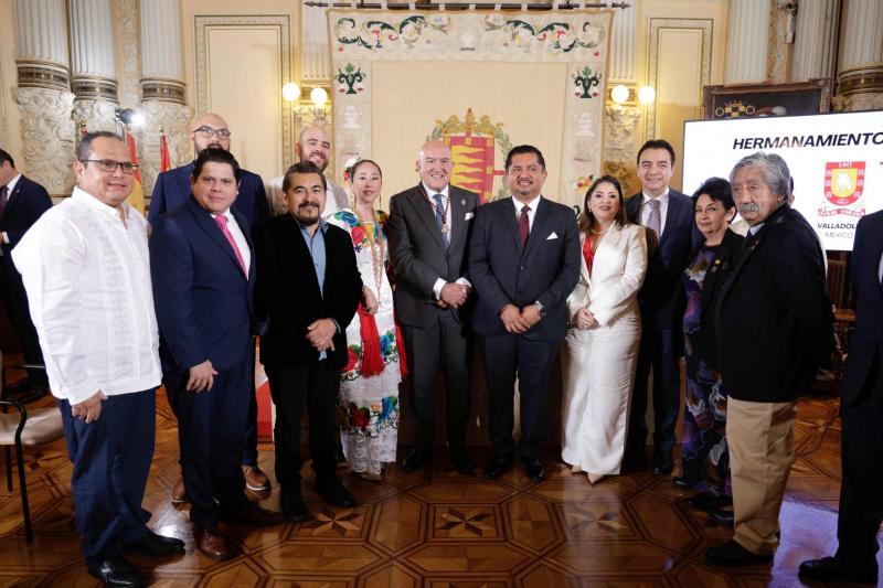 Las Valladolid de Yucatán y España formalizan hermanamiento