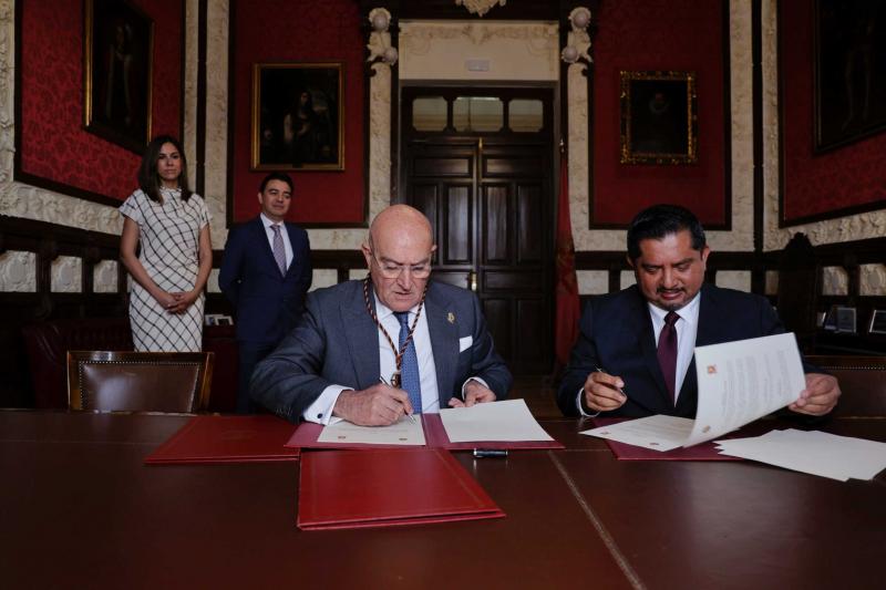 Las Valladolid de Yucatán y España formalizan hermanamiento