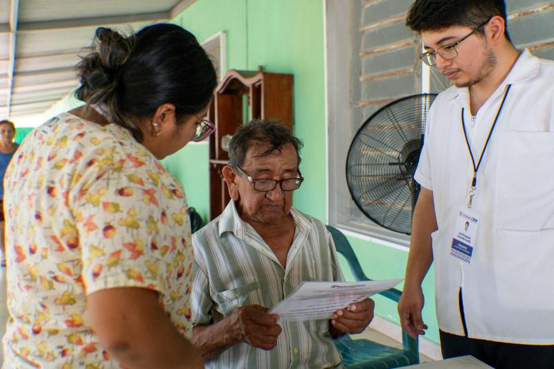 DIF Yucatán atiende salud visual de las personas mayores en todo el estado