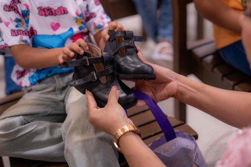 DIF Yucatán entrega apoyos ortésicos a niñas, niños y adolescentes de Casa Otoch