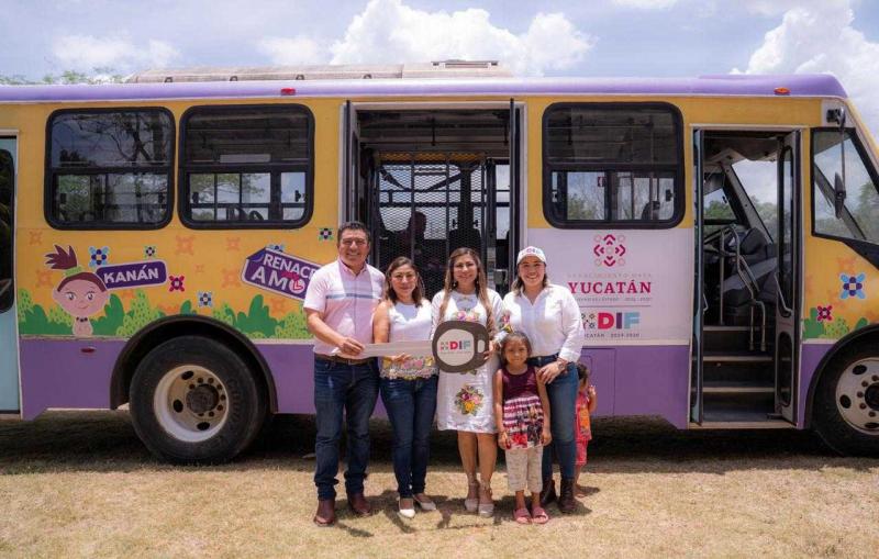 DIF Yucatán entrega apoyos comunitarios y de asistencia social a familias de San Salvador Pisté Akal