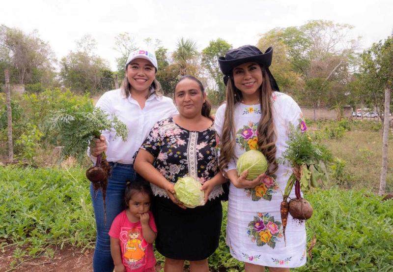DIF Yucatán entrega apoyos comunitarios y de asistencia social a familias de San Salvador Pisté Akal