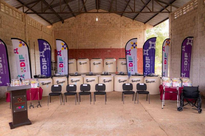 DIF Yucatán entrega apoyos comunitarios y de asistencia social a familias de San Salvador Pisté Akal