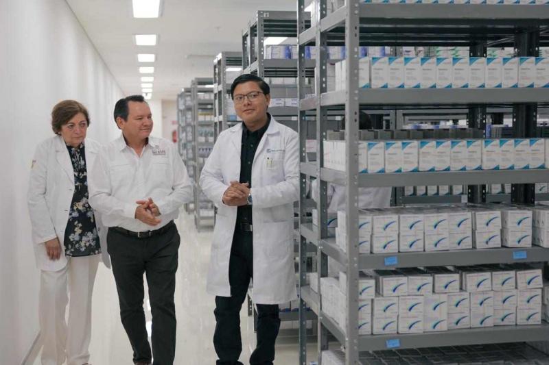 Gobernador Díaz Mena supervisa farmacia del nuevo hospital O’Horán y garantiza medicamentos gratuitos para las familias yucatecas