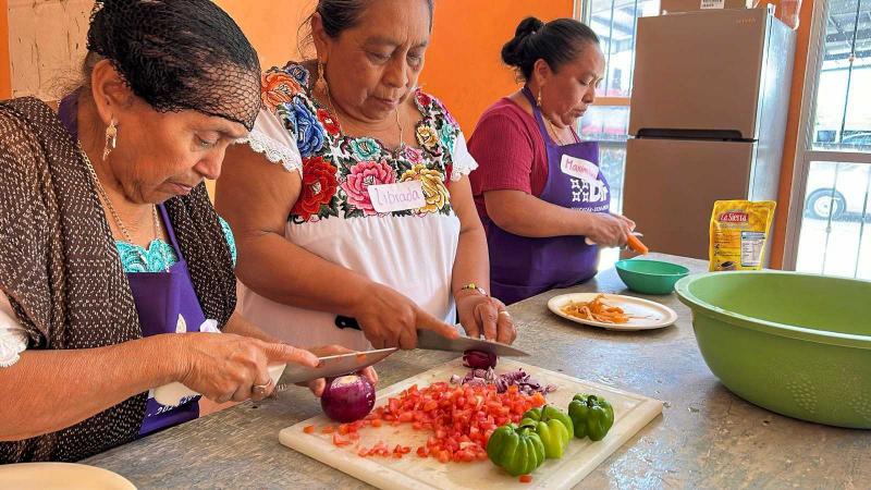 Promueve DIF Yucatán educación alimentaria en Espacios de Alimentación, Encuentro y Desarrollo