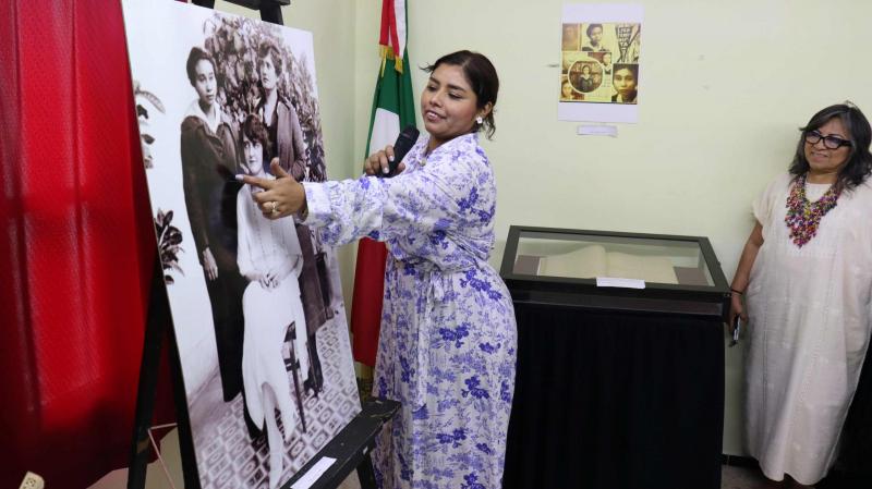 Conmemoran legado democrático de Rosa Torre González con exposición documental