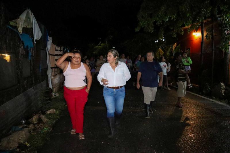 DIF Yucatán brinda apoyo a familias afectadas por lluvias en el sur de Mérida
