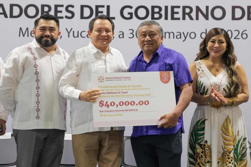Gobierno de Yucatán entrega más de 10 mdp en estímulos por antigüedad a servidores públicos
