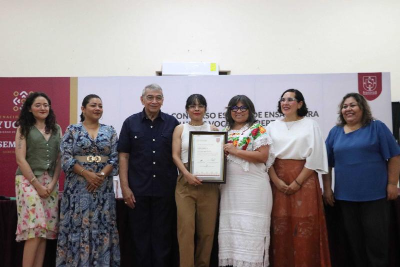Reconocen a ganadoras del concurso "Voces de Libertad"