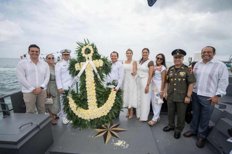 Gobernador Joaquín Díaz Mena participa en ceremonia del Día de la Marina en Progreso