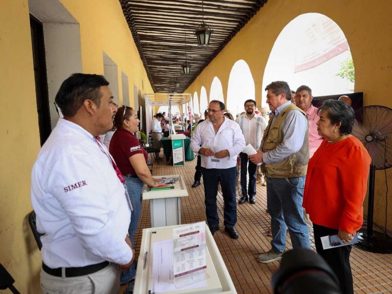 Ventanilla Única Estatal Móvil acerca más de 150 trámites a Dzidzantún