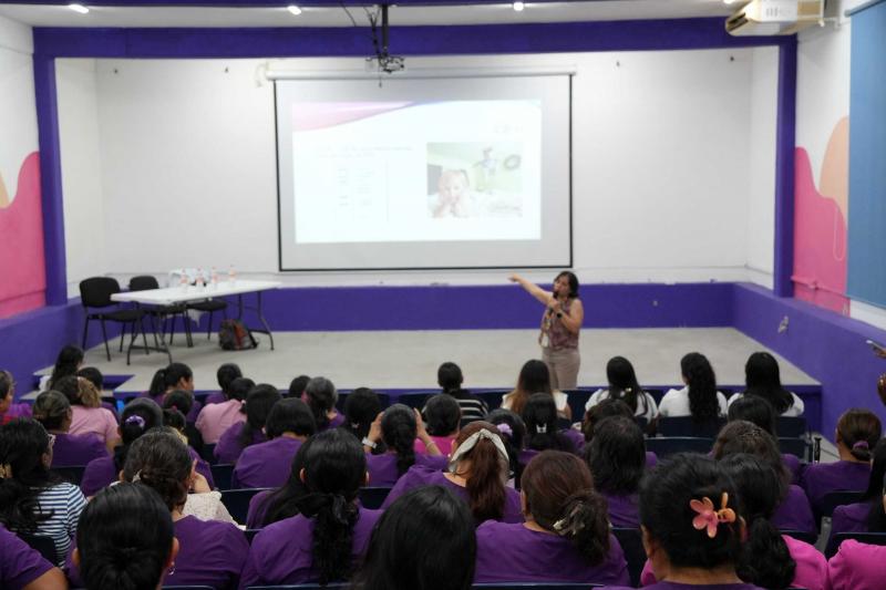 DIF Yucatán fortalece atención infantil con capacitación sobre autismo y neurodesarrollo