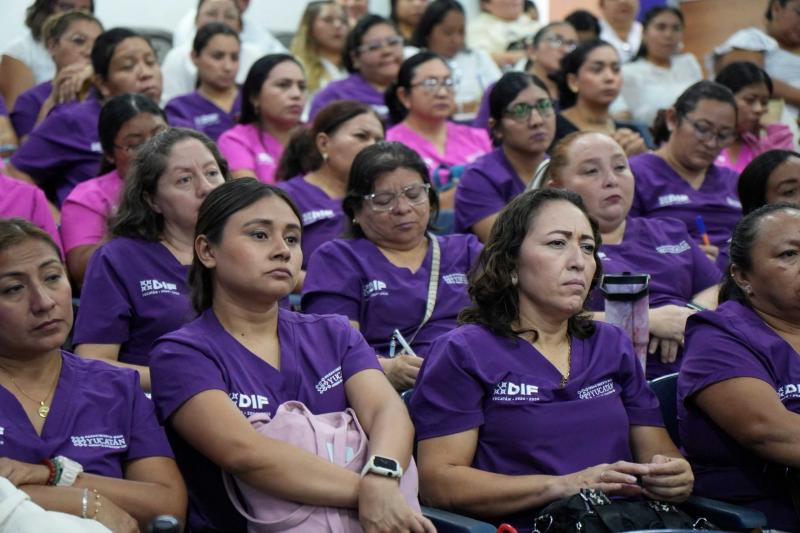 DIF Yucatán fortalece atención infantil con capacitación sobre autismo y neurodesarrollo