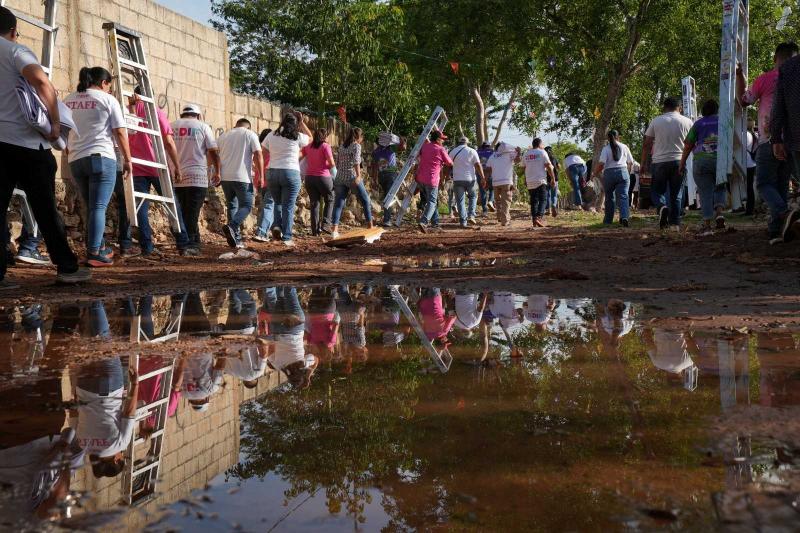 DIF Yucatán mantiene apoyo a familias afectadas por lluvias en el sur de Mérida