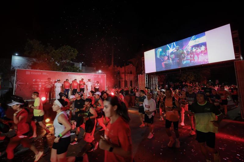 Gobernador Joaquín Díaz Mena encabeza salida y premiación del Maratón de la Marina