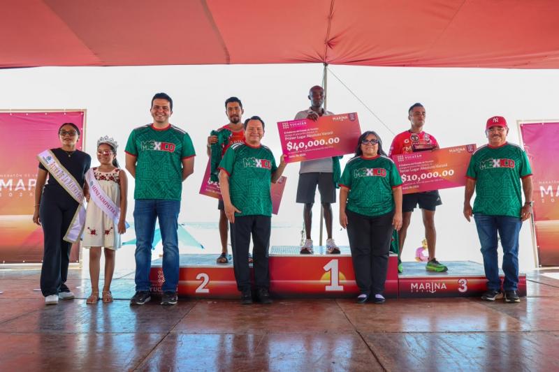 Gobernador Joaquín Díaz Mena encabeza salida y premiación del Maratón de la Marina