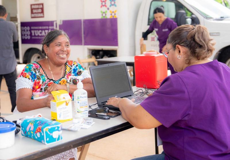 DIF Yucatán acerca agua segura gratuita a familias de Kunché