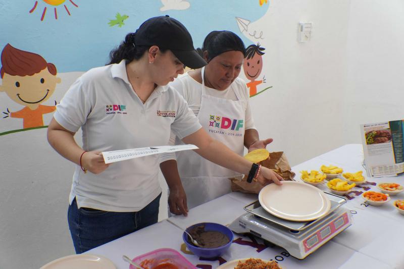 DIF Yucatán capacita a cocineras voluntarias en alimentación saludable e higiene