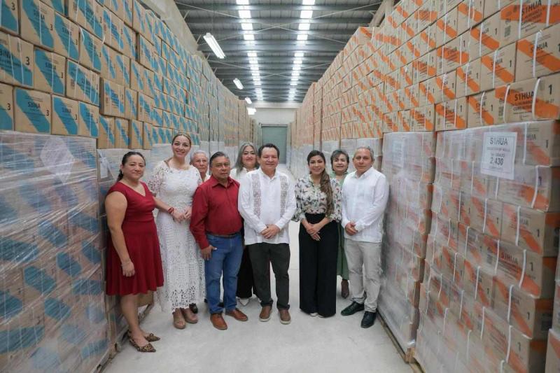 Joaquín Díaz Mena arranca la distribución de 2.7 millones de libros de texto gratuitos en Yucatán
