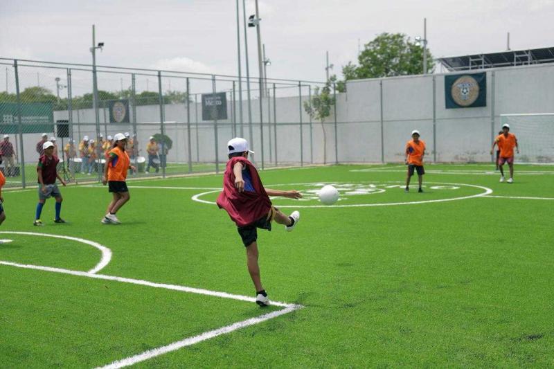 Renacimiento Maya acerca espacios deportivos a colonias con canchas del Mundial Social 2026
