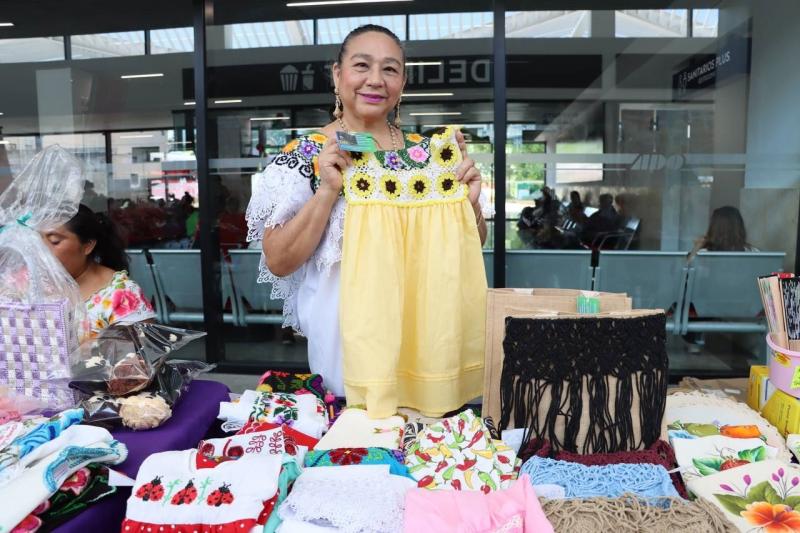 Semujeres y Fundación ADO impulsan a artesanas de cinco estados con feria en Mérida