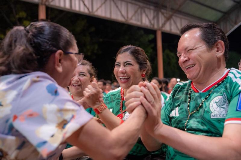 Casa llena en las Zonas Fan: 14 mil personas celebran triunfo de México con saldo blanco