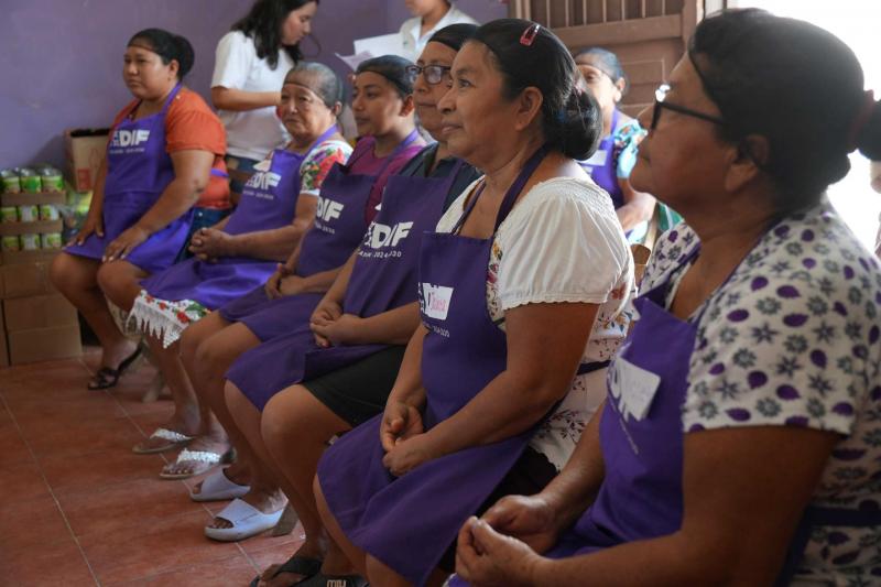 DIF Yucatán promueve alimentación saludable en comedores comunitarios de Tekantó