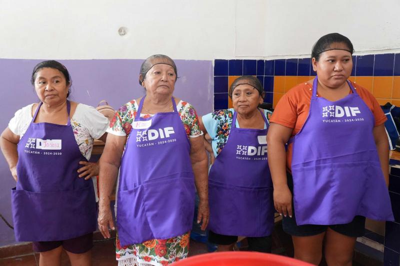 DIF Yucatán promueve alimentación saludable en comedores comunitarios de Tekantó