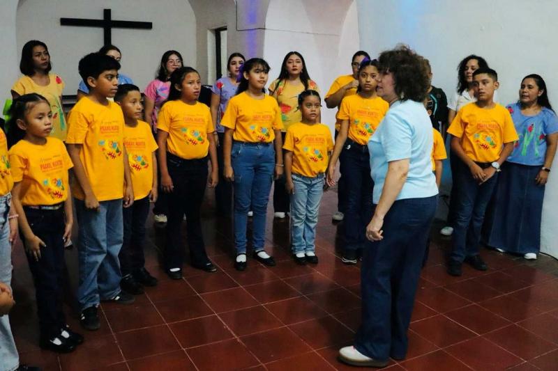Coros infantiles de Sedeculta llenan Conkal de música durante un recital de la Temporada Pecda