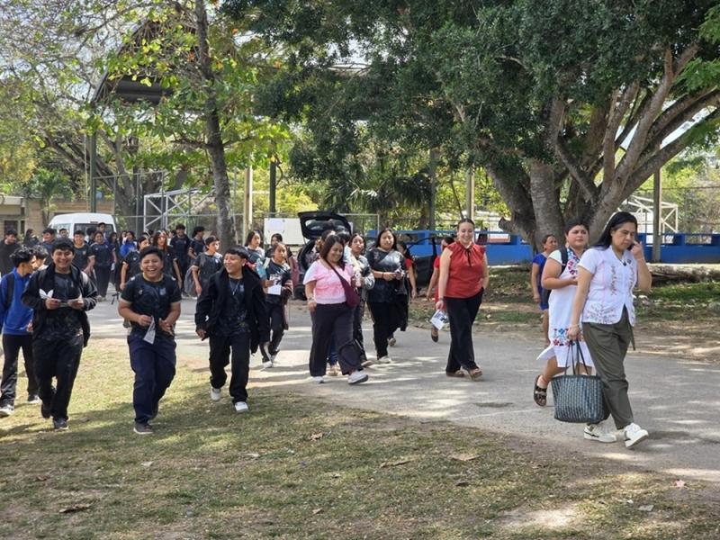 Centro Códice Maya reduce rezago digital y acerca herramientas tecnológicas a mujeres de Tiholop