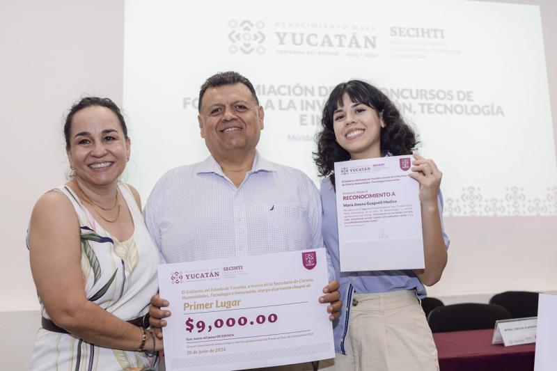 Gobierno del Renacimiento Maya reconoce talento científico de estudiantes yucatecos