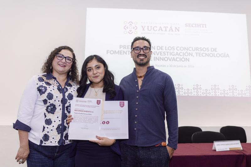 Gobierno del Renacimiento Maya reconoce talento científico de estudiantes yucatecos