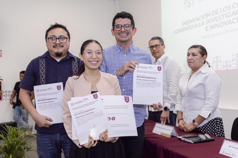 Gobierno del Renacimiento Maya reconoce talento científico de estudiantes yucatecos