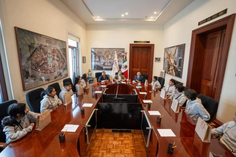 Gobernador Joaquín Díaz Mena lleva talento yucateco a la SEP: niñas y niños yucatecos se reúnen con Mario Delgado en CDMX