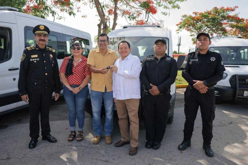Renacimiento Maya fortalece la paz en Yucatán con nuevas unidades para la seguridad municipal