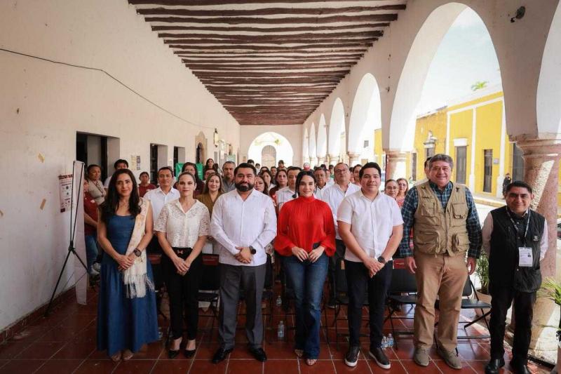 Más de 150 trámites, ahora más cerca de las familias de Izamal