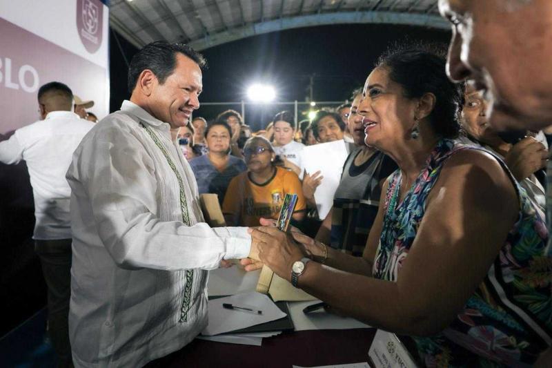 Gobernador Joaquín Díaz Mena atiende personalmente a vecinas y vecinos de El Roble Agrícola