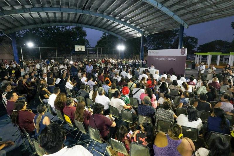 Gobernador Joaquín Díaz Mena atiende personalmente a vecinas y vecinos de El Roble Agrícola