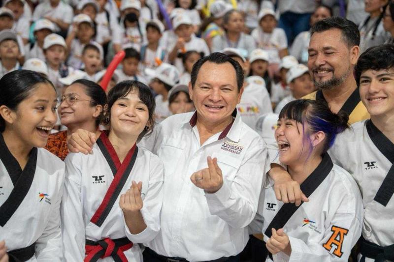 Arranca Báaxal Paal del Renacimiento Maya con 5,450 niñas y niños