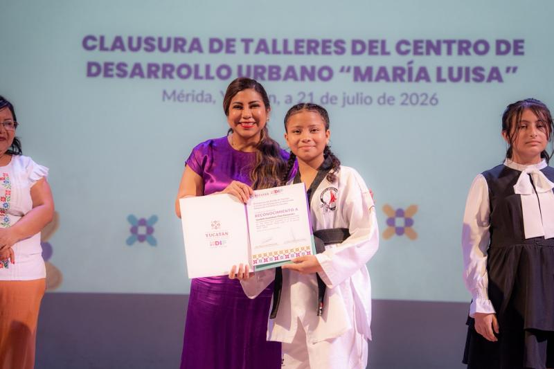 DIF Yucatán reconoce talento y aprendizaje de participantes en talleres comunitarios