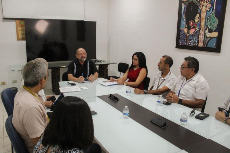 Acuerdos con guías certificados para la competitividad turística de Yucatán