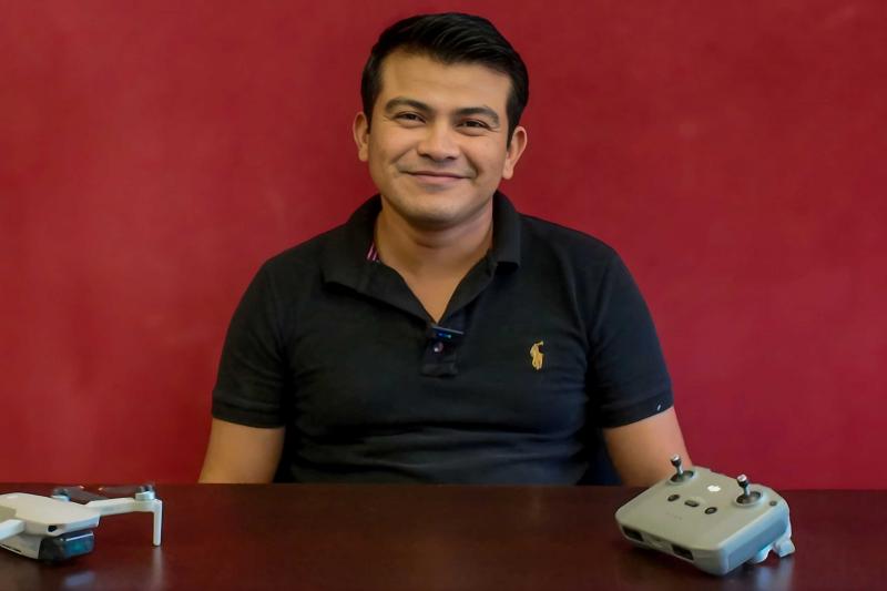 Pilotaje de drones abre nuevas oportunidades a joven emprendedor yucateco