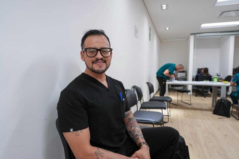 Se ponen la camiseta: alta afluencia de médicas y médicos para registrarse en el O’Horán