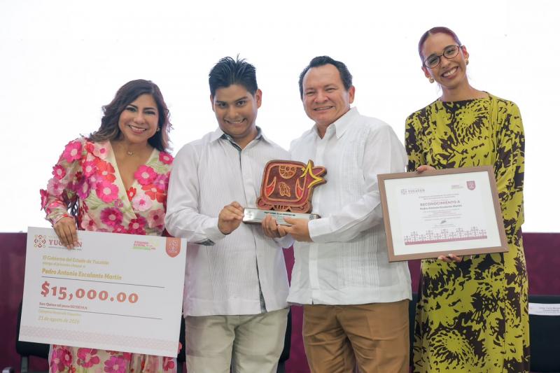 enacimiento Maya reconoce a las juventudes que transforman Yucatán